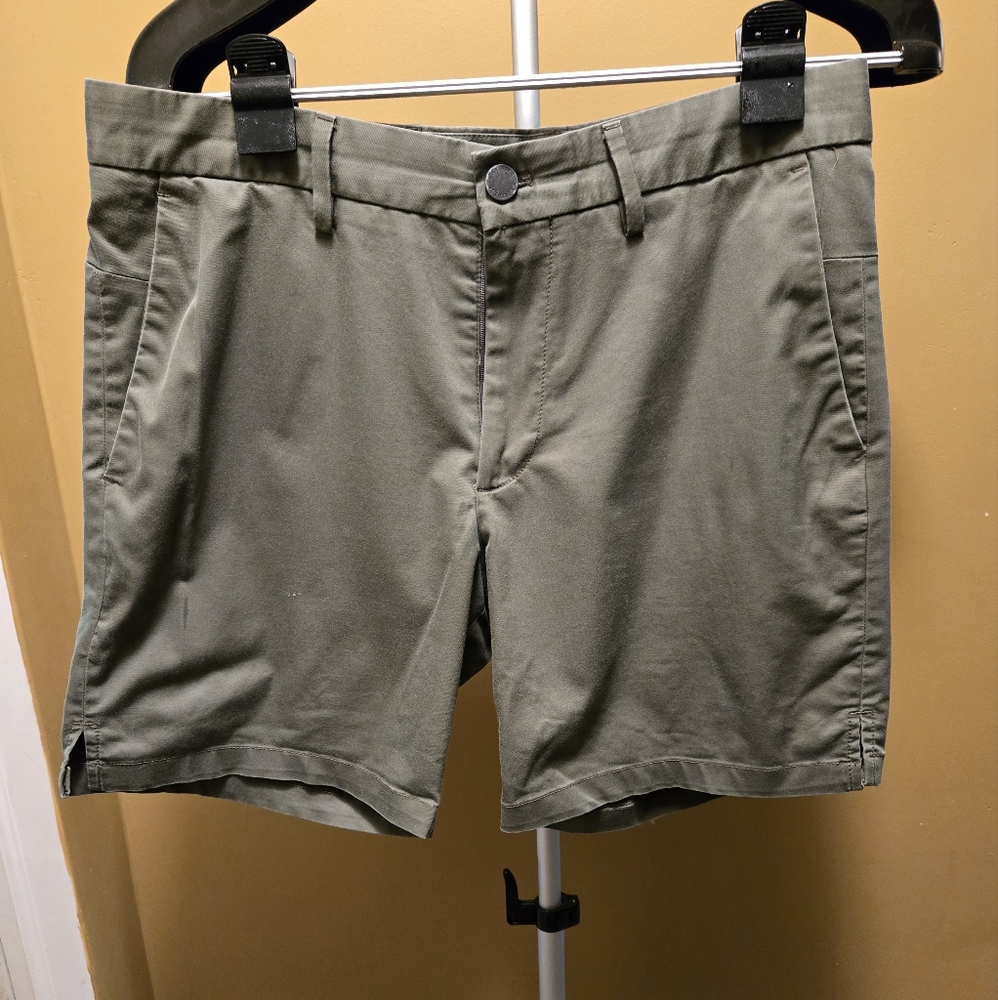 Banana Republic Green Flat Front Shorts for Casual Style
